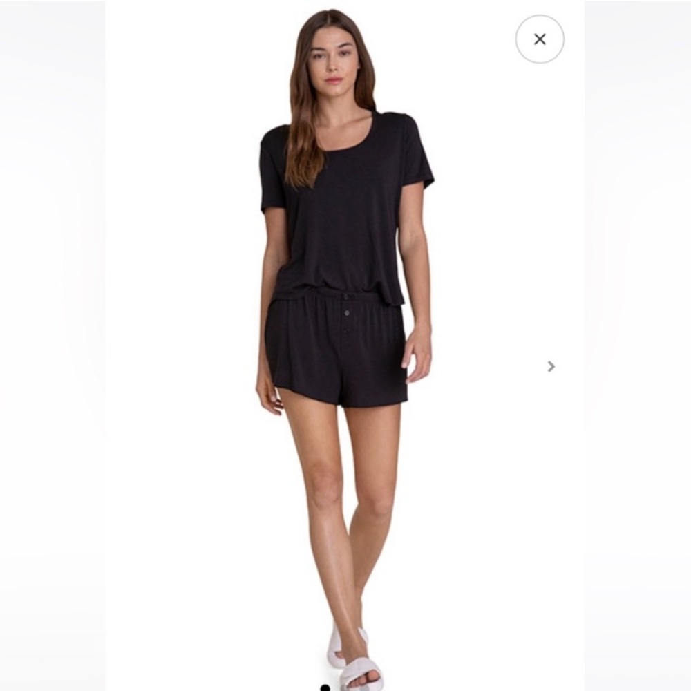 NWT Barefoot Dreams Pajamas Luxe milk jersey® scoop neck shirt & short PJ set